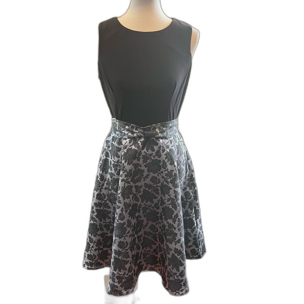 Karin Stevens Black Floral Brocade Fit Flare Dress Size 8 Sleeveless Belted‎